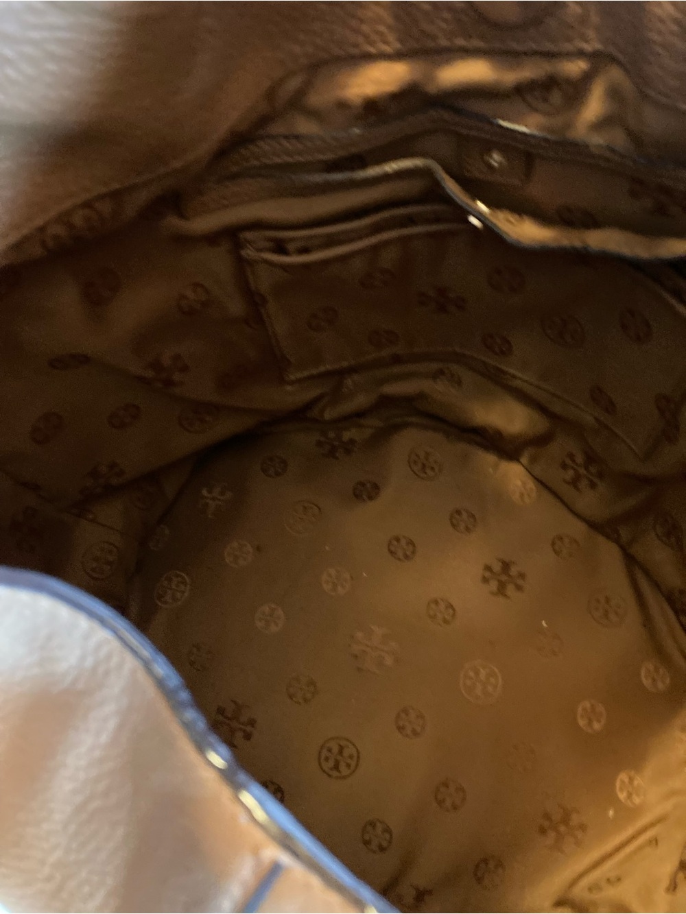 Beautiful Tory Burch All T Hobo in Tan Leather - RARE - Picture 7 of 9